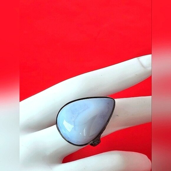 Hand Made 925 Sterling Silver Ring Size 7.75 with 40 ct Natural Chalcedony - Picture 6 of 13